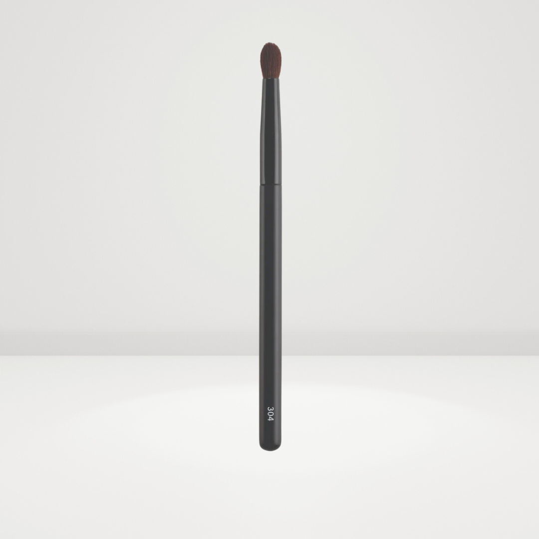 #304 Crease Contour Brush