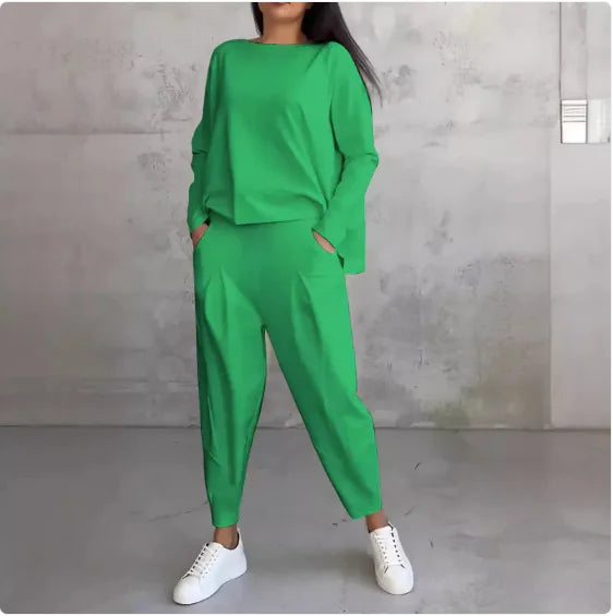 Women’s Sports Set Long Sleeve Top & Pleated-Leg Pants