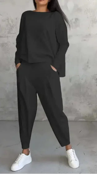 Women’s Sports Set Long Sleeve Top & Pleated-Leg Pants