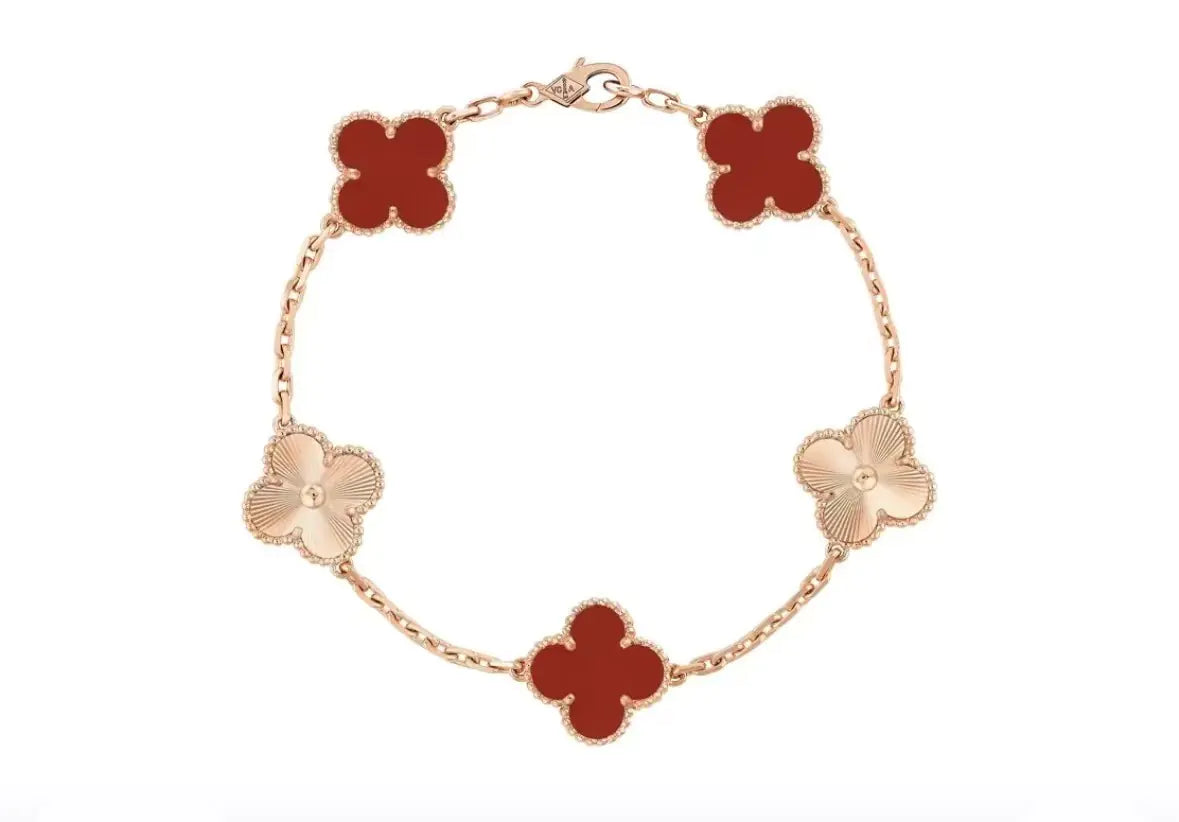 3-piece Clover Jewelry Set with packaging