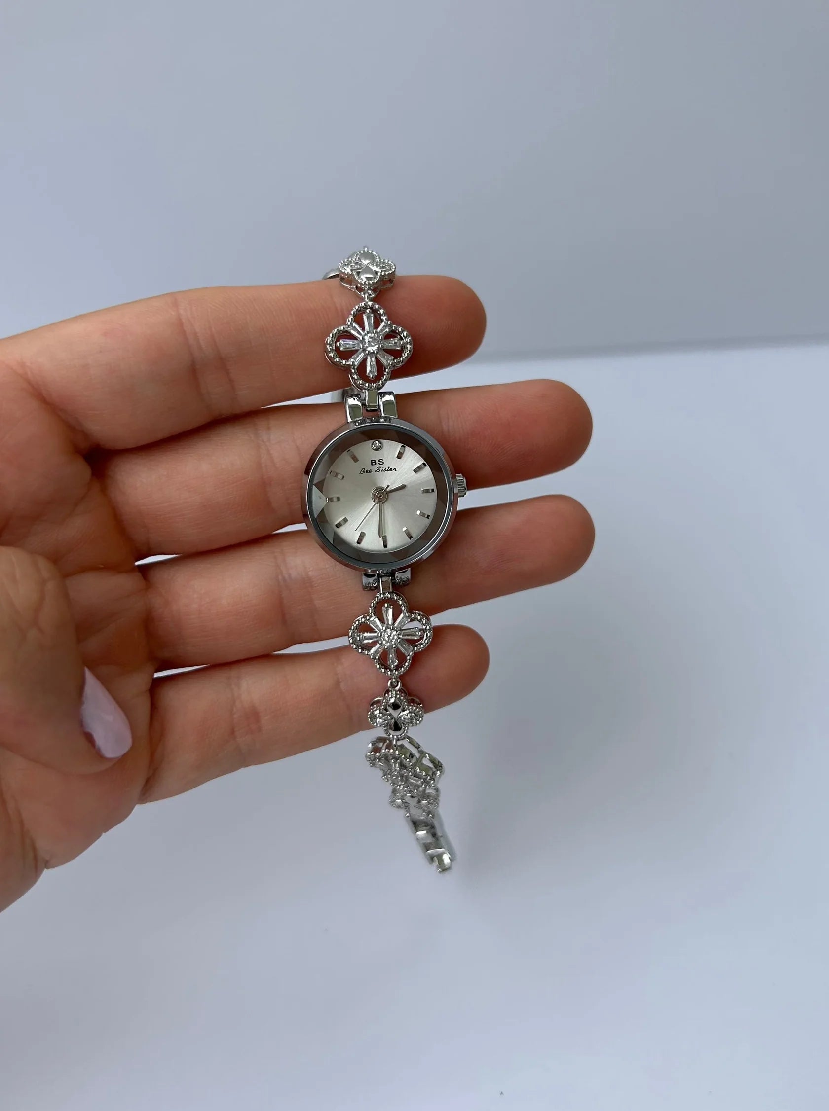 chinese dress ladies Quartz Watch Guess Woman